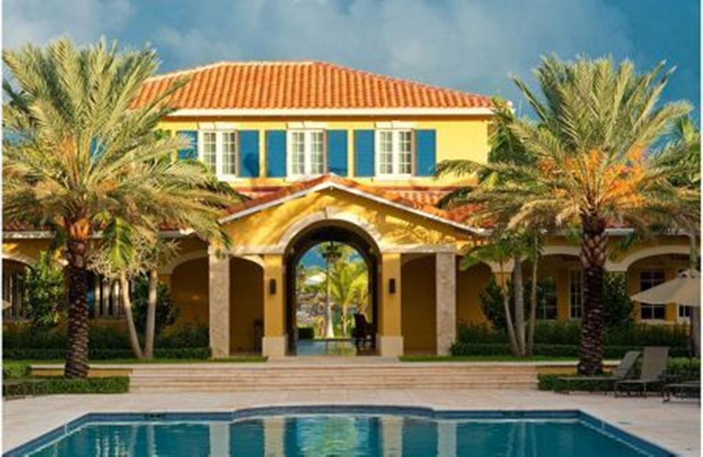 The Tuscany On Grace Bay Exterior photo